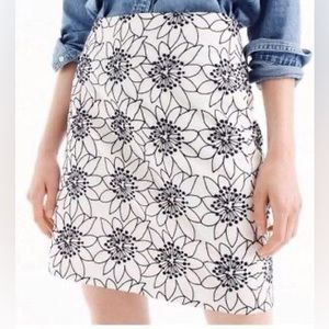 J Crew ivory/navy embroidered mini skirt size 4